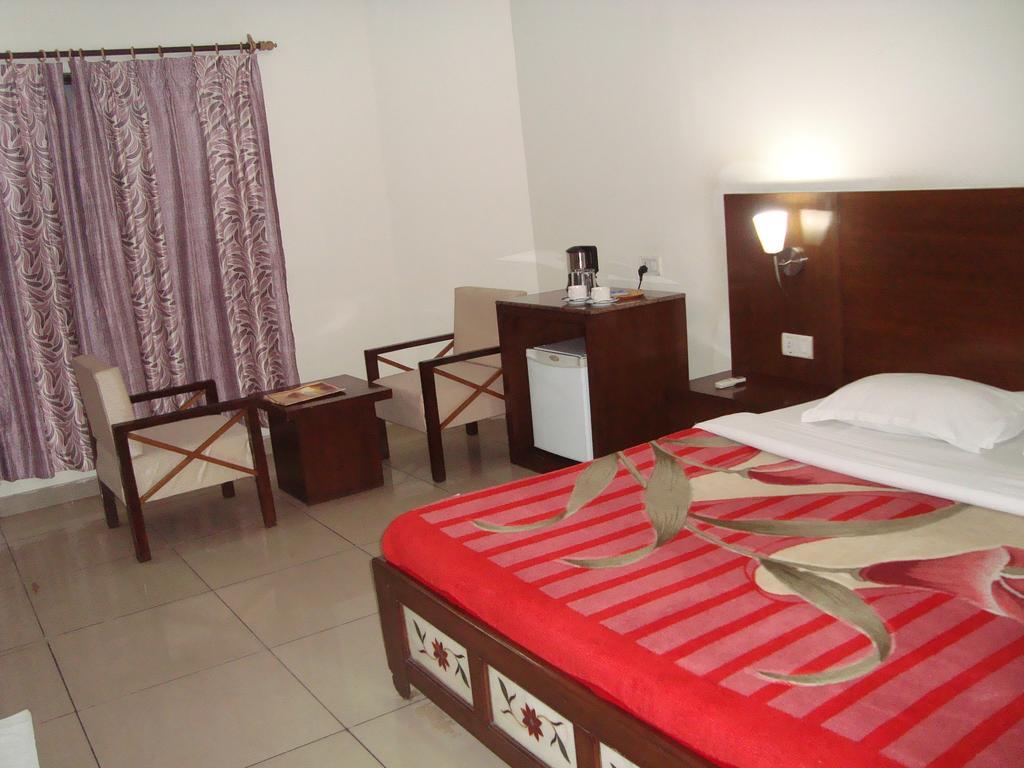 Hotel Dawat Palace Agra  Værelse billede
