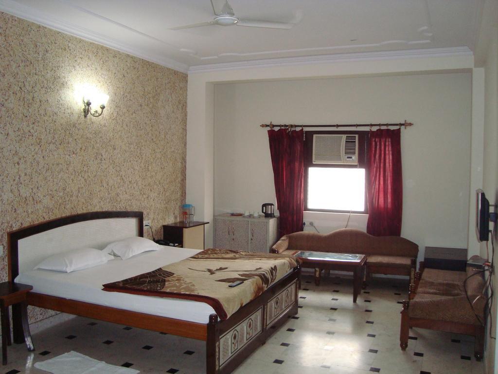 Hotel Dawat Palace Agra  Værelse billede